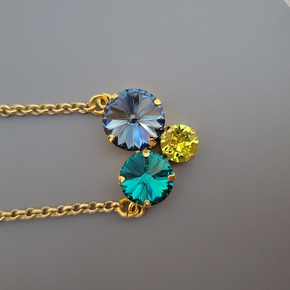 Austrian and Preciosa Crystal Necklace in Yellow Gold - Picture 8 of 9